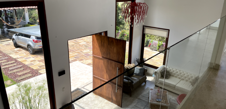 GUATAPÉ HOUSE (Price in USD)
