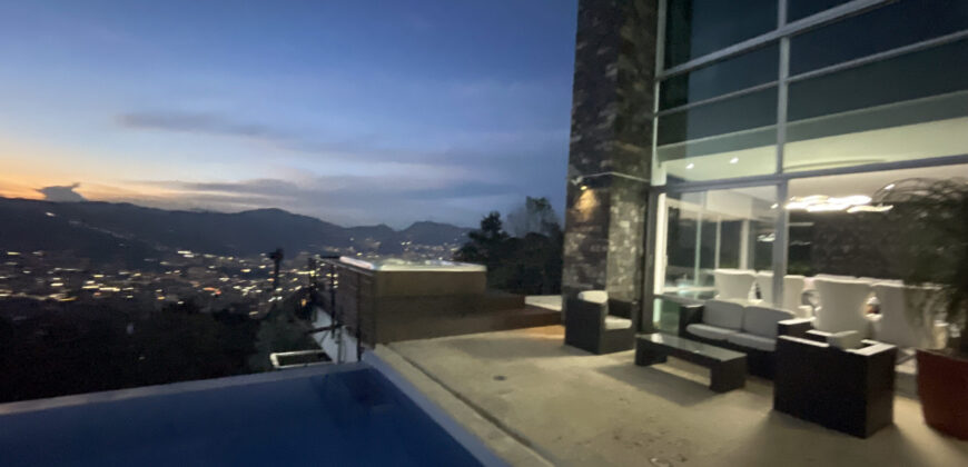 HOLLYWOOD HOUSE 12 (VALUE IN DOLLARS)