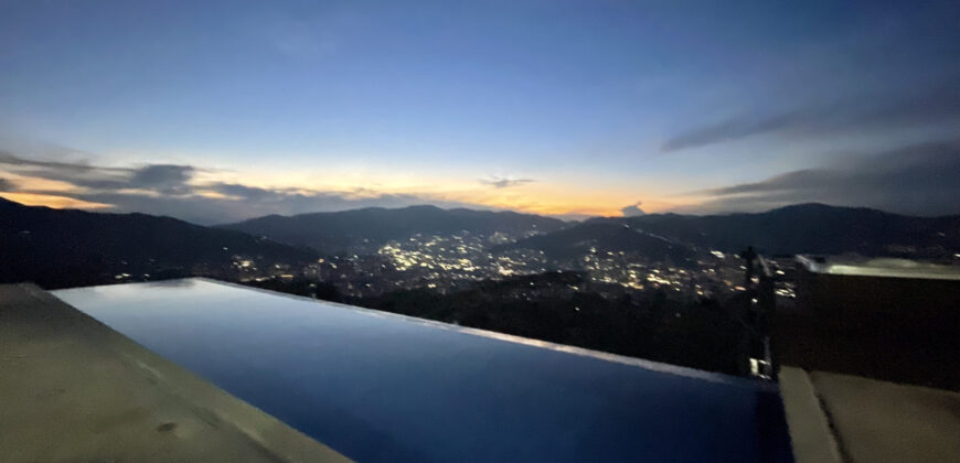 HOLLYWOOD HOUSE 12 (VALUE IN DOLLARS)