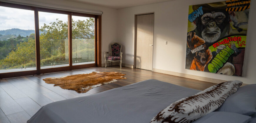 GUATAPÉ HOUSE (Price in USD)