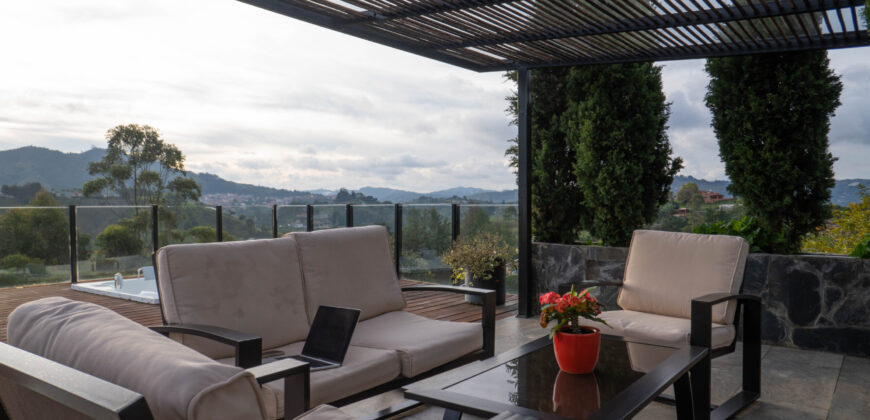 GUATAPÉ HOUSE (Price in USD)