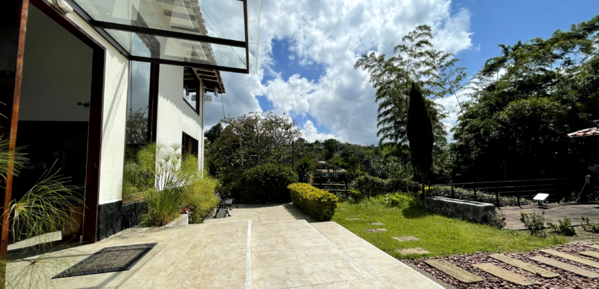 GUATAPÉ HOUSE (Price in USD)