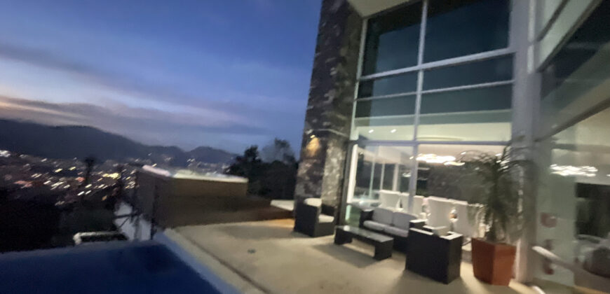 HOLLYWOOD HOUSE 12 (VALUE IN DOLLARS)
