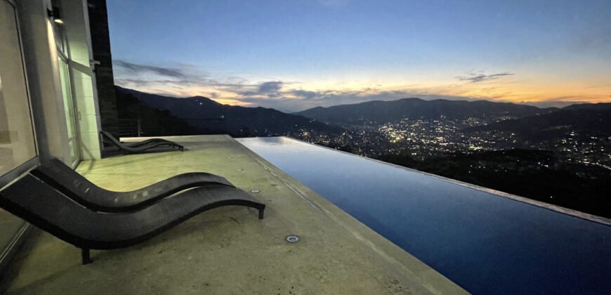 HOLLYWOOD HOUSE 12 (VALUE IN DOLLARS)