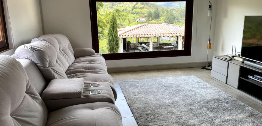 GUATAPÉ HOUSE (Price in USD)