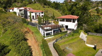 GUATAPÉ HOUSE (Price in USD)