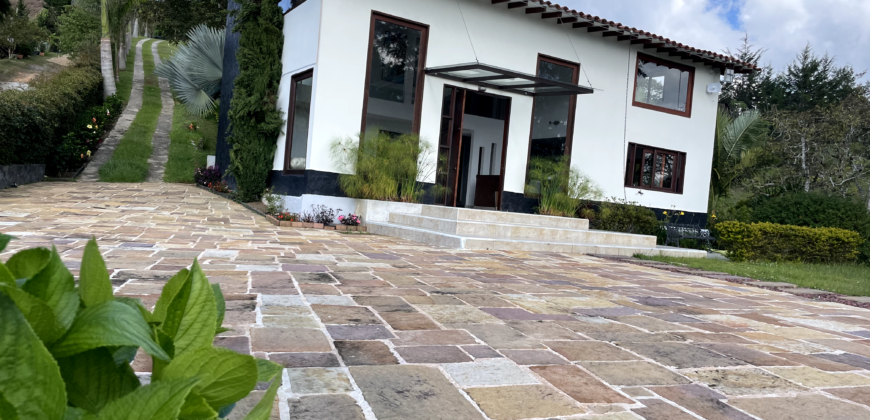 GUATAPÉ HOUSE (Price in USD)